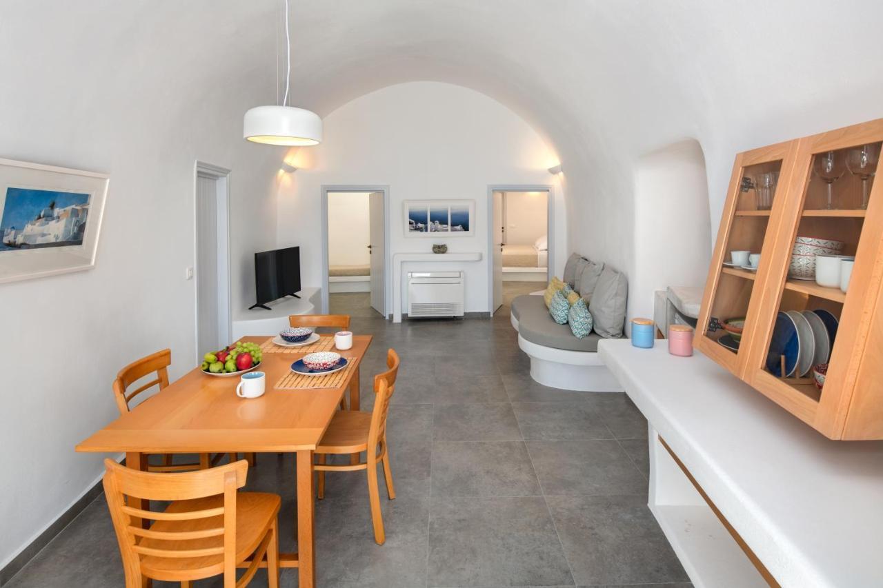 Petit Village Fira  Extérieur photo