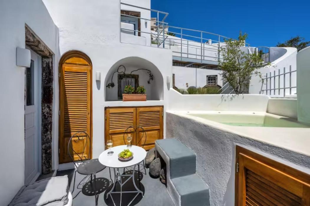 Petit Village Fira  Extérieur photo
