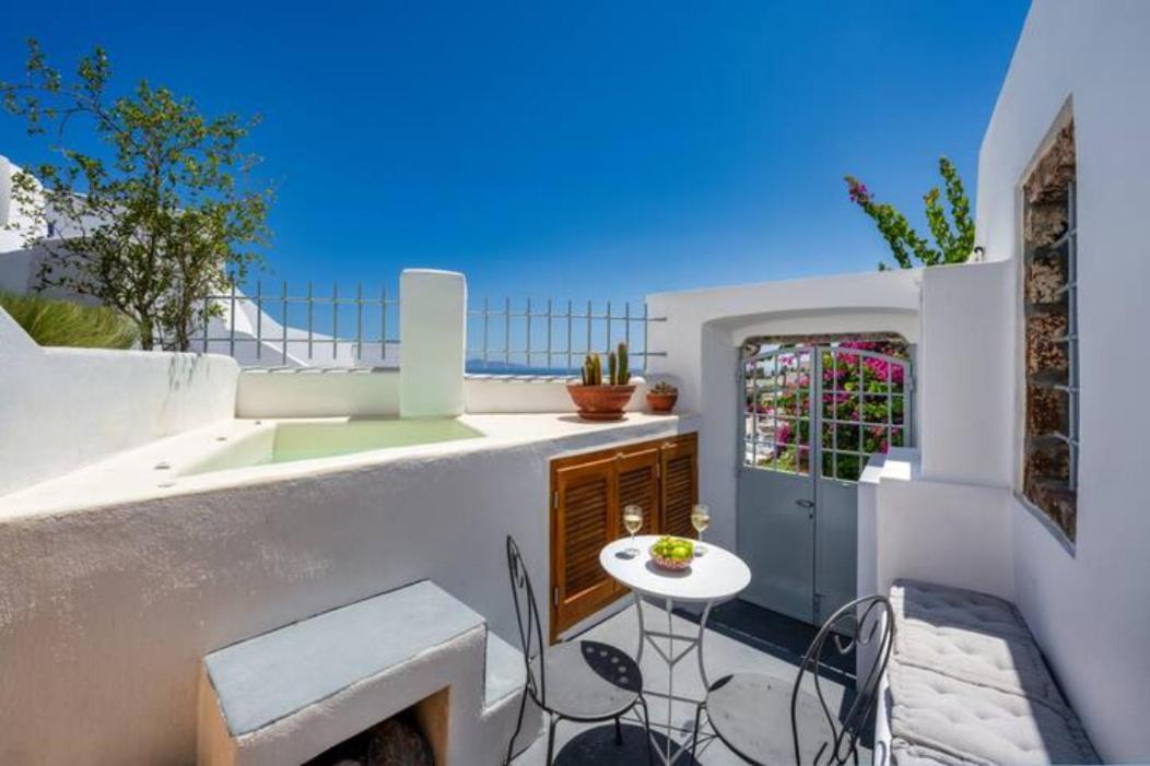 Petit Village Fira  Extérieur photo
